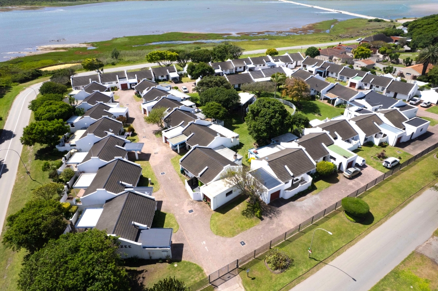 2 Bedroom Property for Sale in Paradise Beach Eastern Cape